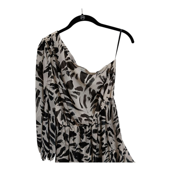 Alexis Beautiful One Shoulder Printed Dress with Side Slit and Tiered Ruffles - Picture 6 of 15